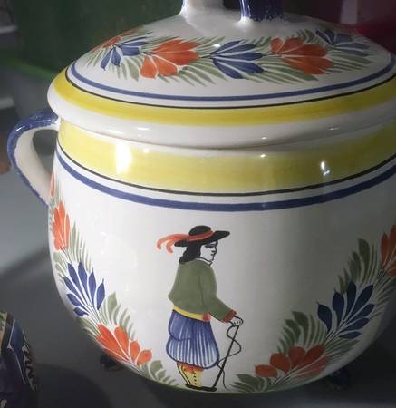Henriot (Lady Or Man Center) Tureen & Lid