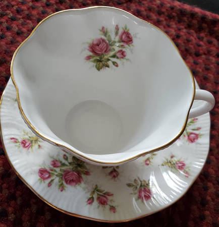 Countryside Series Footed Cup & Saucer Set