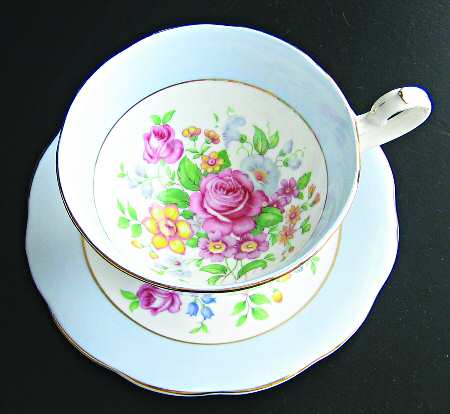 4747 Footed Cup & Saucer Set