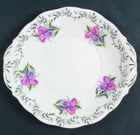 QUA44 Handled Cake Plate