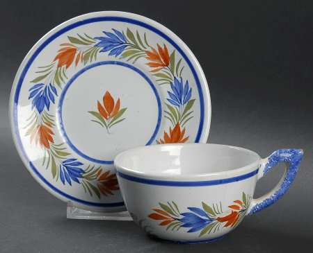 QUI61 Flat Cup & Saucer Set