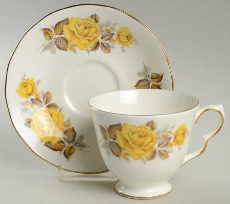 8616 Footed Cup & Saucer Set