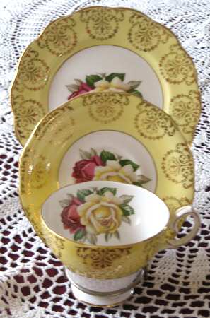 4893 Footed Cup & Saucer Set