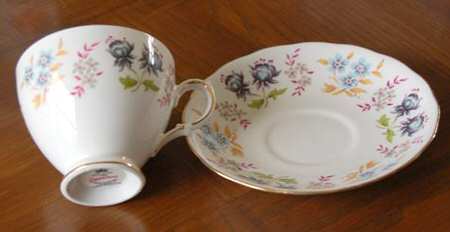 QUA50 Footed Cup & Saucer Set