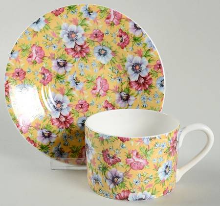 QUE19 Flat Cup & Saucer Set