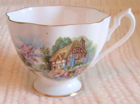5495 Footed Cup