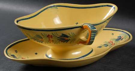 393 Gravy Boat with Attached Underplate
