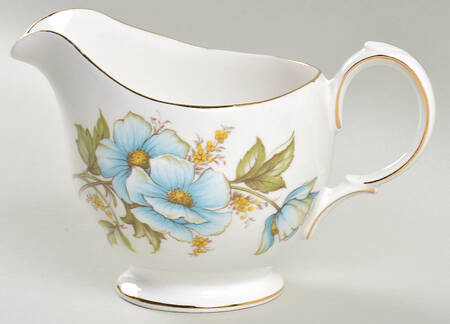 D677 Creamer