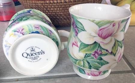 QUE24 Mug