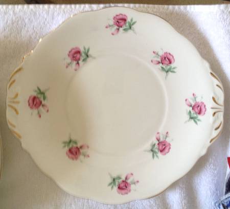 QUA74 Handled Cake Plate
