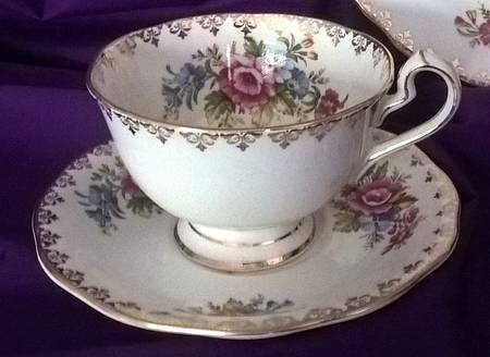4717 Footed Cup & Saucer Set