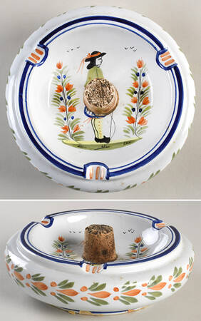 D217 3 Slot Round Ashtray