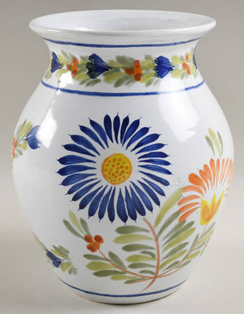 HR or Henriot Backstamp Giftware 8" Vase