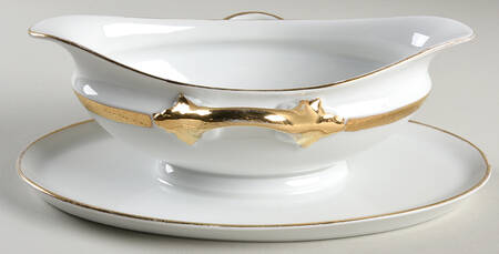RR2 Gravy Boat with Attached Underplate
