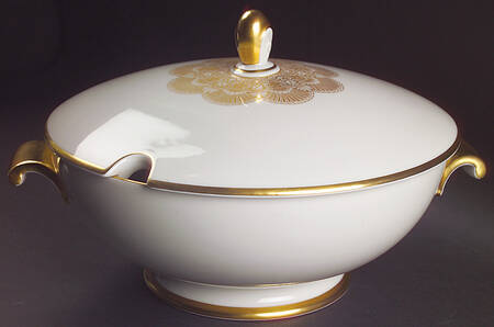 1473 (Aida, White) Tureen &  Lid
