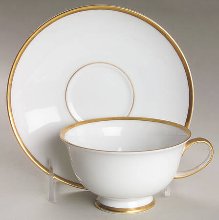 1473 (Aida, White) Footed Cup & Saucer Set