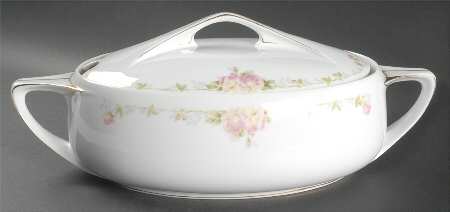 1494 Oval Tureen & Lid