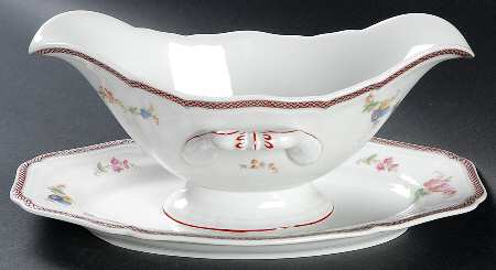 2442 Gravy Boat with Attached Underplate