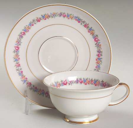 2624 Footed Cup & Saucer Set