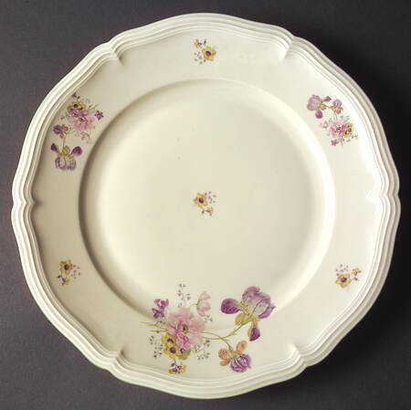 2664 (Chippendale, Cream, Green Trim) 12" Chop Plate (Round Platter)