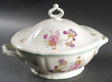 2664 (Chippendale, Cream, Green Trim) Round Covered Vegetable