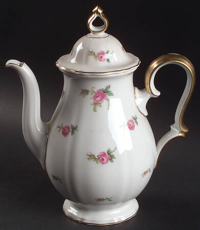 2820 (Chippendale, Gold Trim) Teapot & Lid
