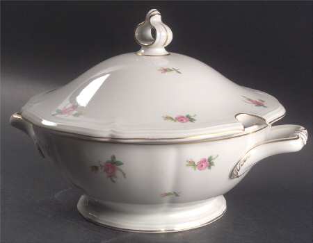 2820 (Chippendale, Gold Trim) Tureen &  Lid