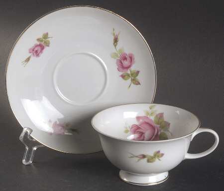 2825 (Aida, White) Footed Cup & Saucer Set
