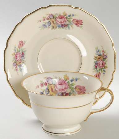 2895 Footed Cup & Saucer Set