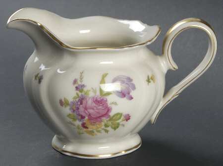 2922 (Viktoria) Creamer