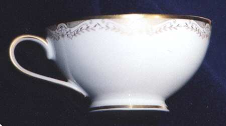 3013 Footed Cup