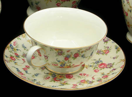 3073 Footed Cup & Saucer Set