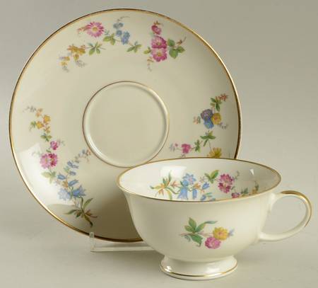3109 Footed Cup & Saucer Set