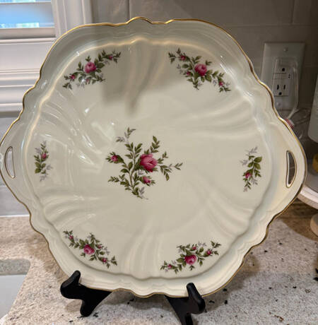 3158 (Viktoria) Handled Cake Plate