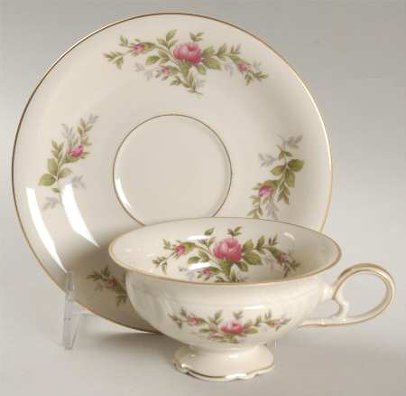 3158 (Viktoria) Footed Cup & Saucer Set
