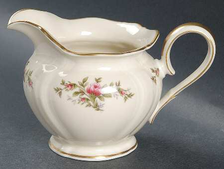 3158 (Viktoria) Creamer