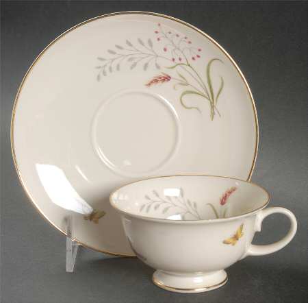 3162 (Aida, Cream) Footed Cup & Saucer Set