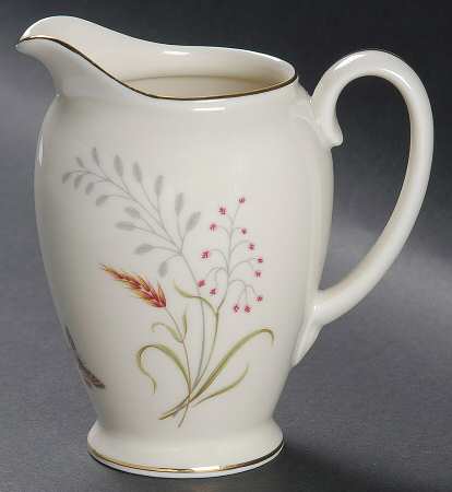 3162 (Aida, Cream) Creamer