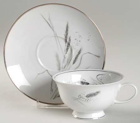 3182 Footed Cup & Saucer Set