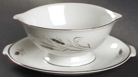 3182 Gravy Boat with Attached Underplate