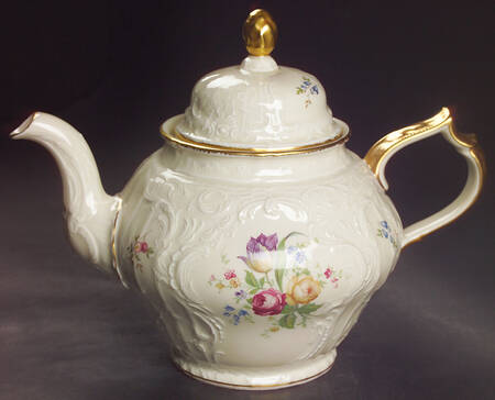 3217 Teapot & Lid