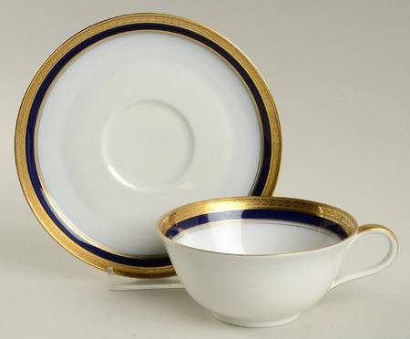 3285 Flat Cup & Saucer Set