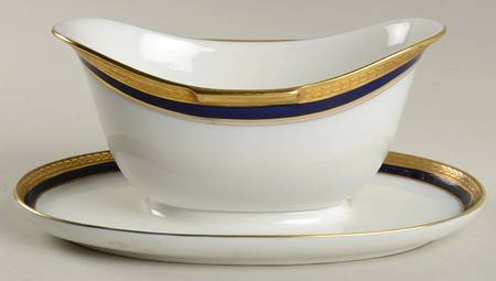3285 Gravy Boat with Attached Underplate