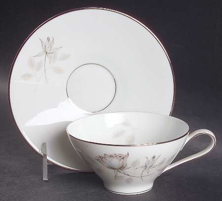 3436 Flat Cup & Saucer Set