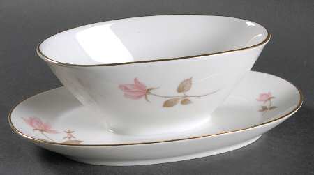 3462 Gravy Boat with Attached Underplate