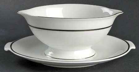 3471 (White Background) Gravy Boat with Attached Underplate
