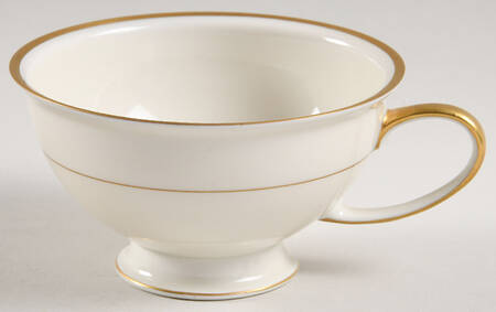 3667 Footed Cup