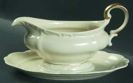 3774 Gravy Boat with Attached Underplate