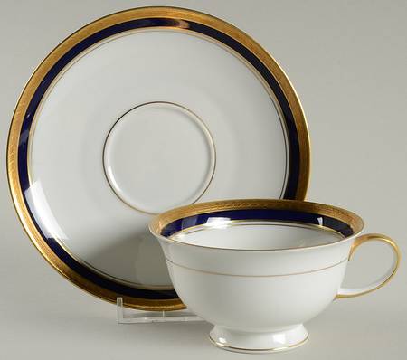 5231 Footed Cup & Saucer Set
