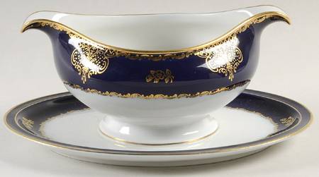 5282 Gravy Boat with Attached Underplate